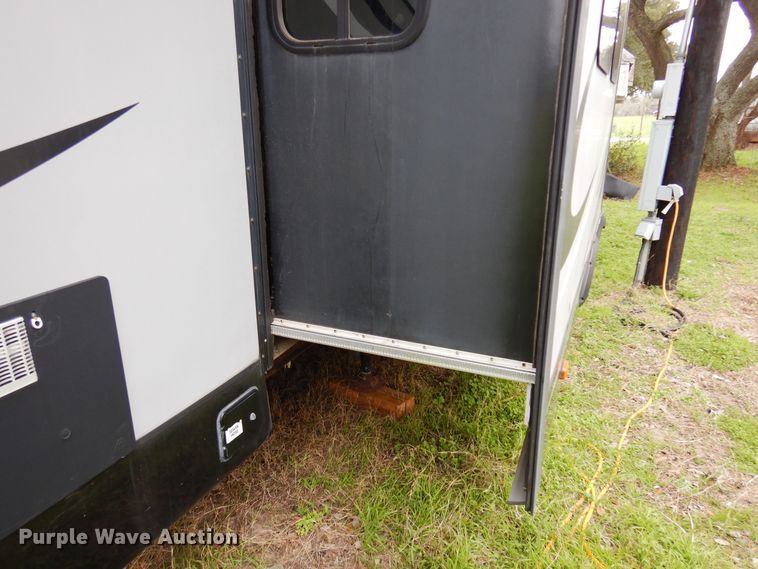 image for item HB9765 2016 Jayco Seismic  toy hauler camper