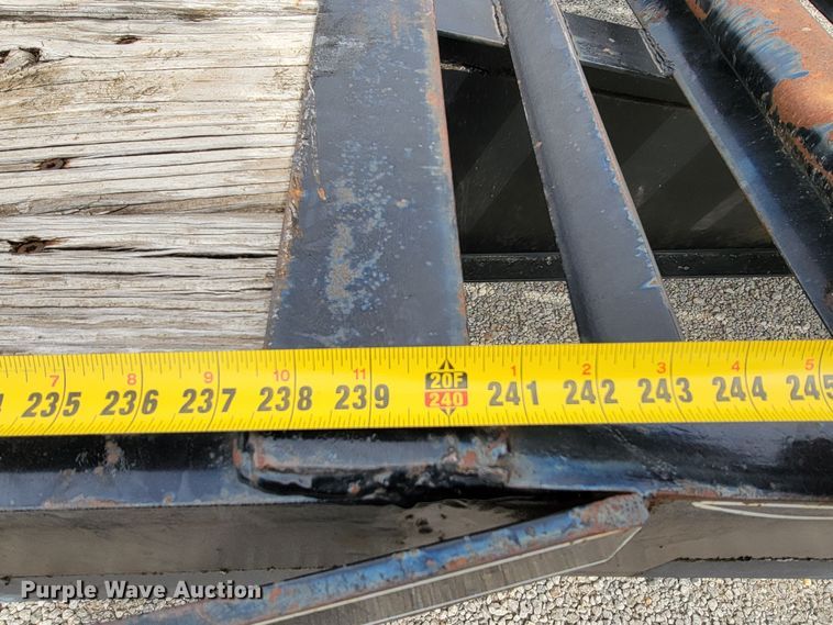 image for item HG9428 2014 Starlite AGNDV  equipment trailer