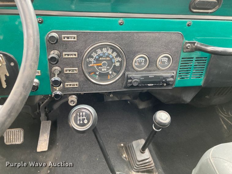 image for item HN9800 1985 Jeep CJ7  SUV