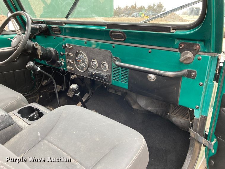 image for item HN9800 1985 Jeep CJ7  SUV