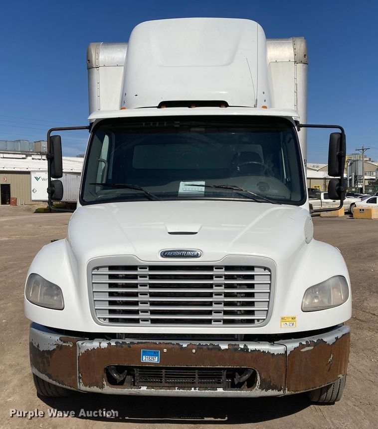 image for item HN9819 2016 Freightliner Business Class M2  box truck