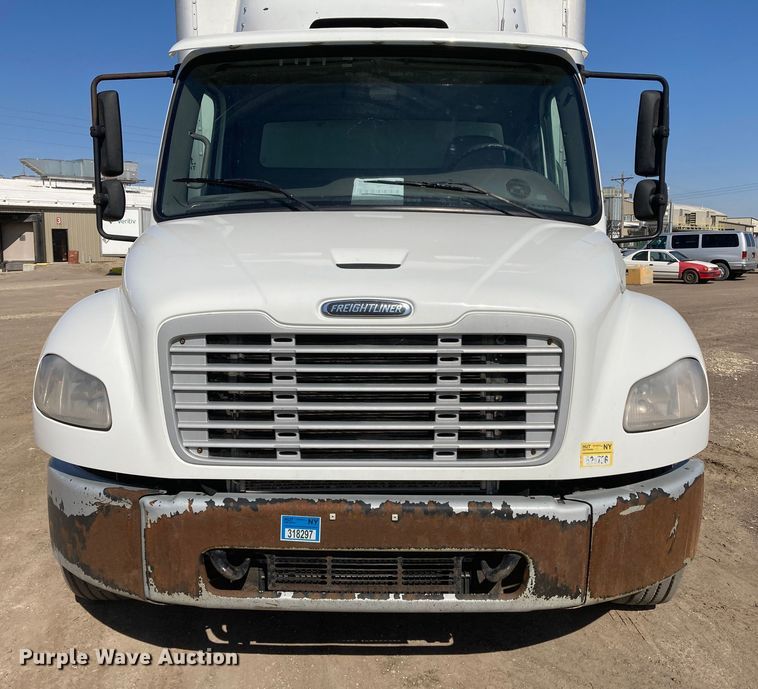 image for item HN9819 2016 Freightliner Business Class M2  box truck
