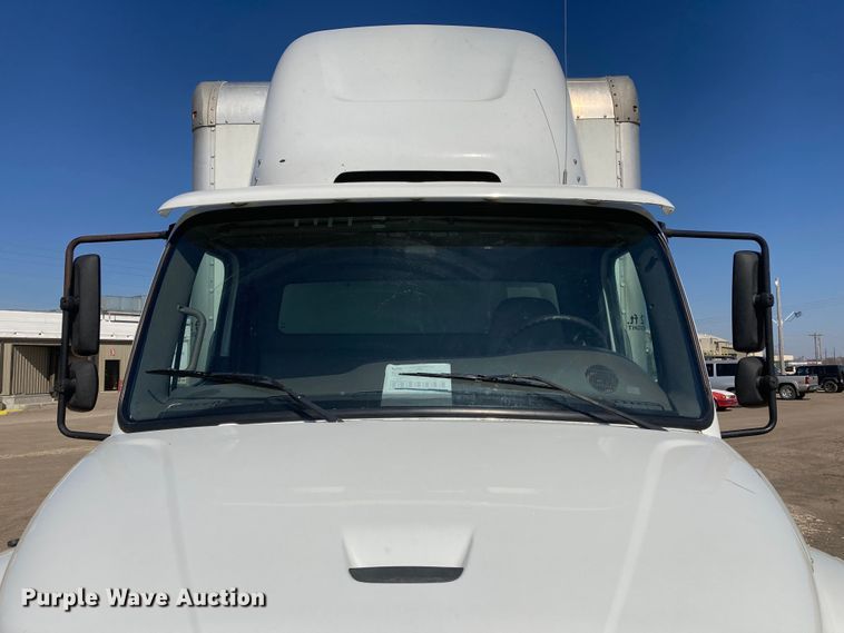 image for item HN9819 2016 Freightliner Business Class M2  box truck