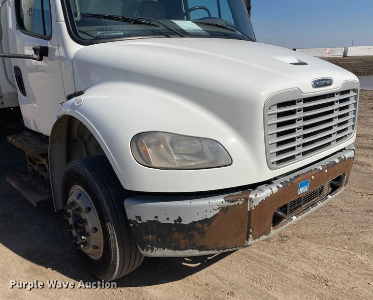 image for item HN9819 2016 Freightliner Business Class M2  box truck