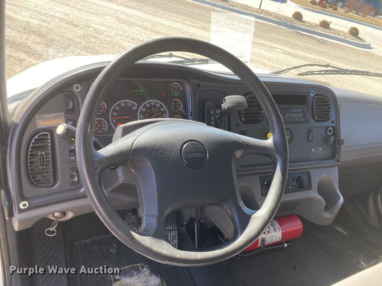 image for item HN9819 2016 Freightliner Business Class M2  box truck