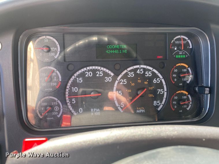 image for item HN9819 2016 Freightliner Business Class M2  box truck