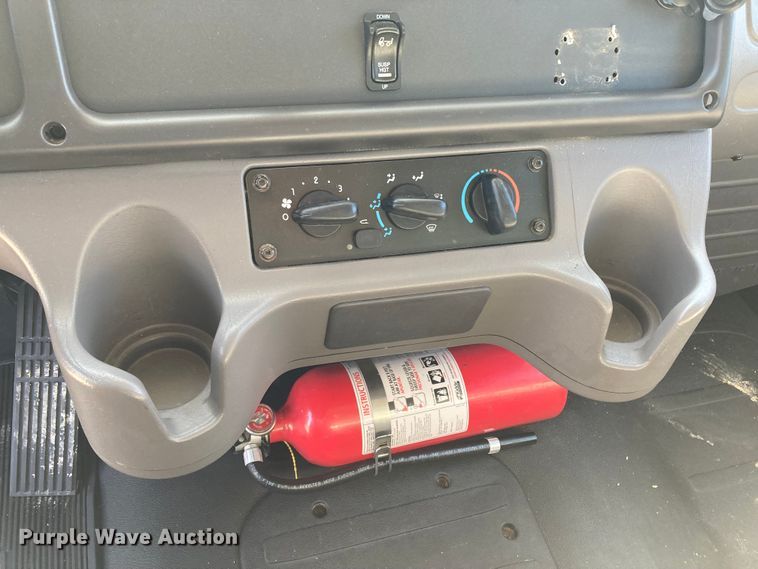 image for item HN9819 2016 Freightliner Business Class M2  box truck