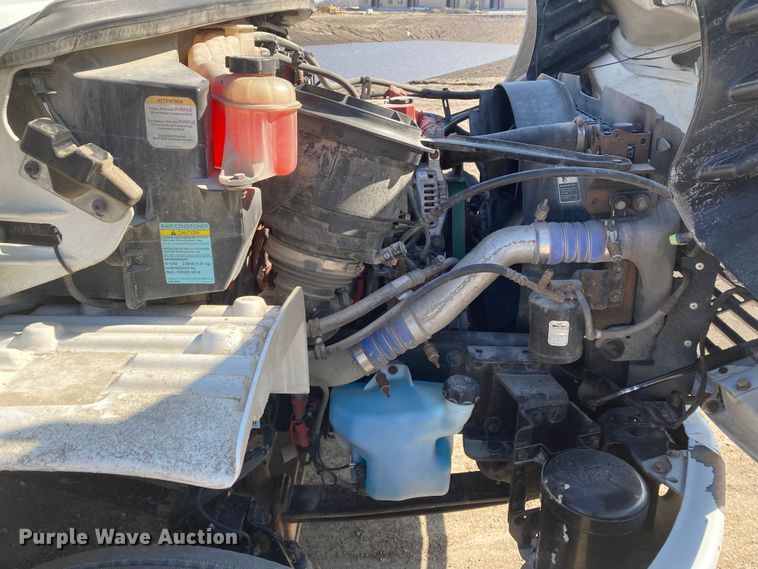 image for item HN9819 2016 Freightliner Business Class M2  box truck