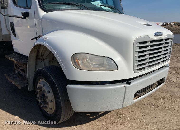 image for item HN9820 2016 Freightliner Business Class M2  box truck