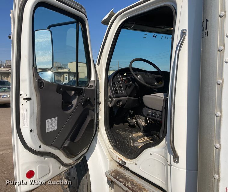 image for item HN9820 2016 Freightliner Business Class M2  box truck