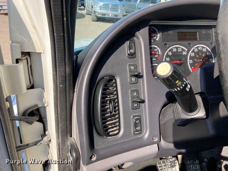 image for item HN9820 2016 Freightliner Business Class M2  box truck