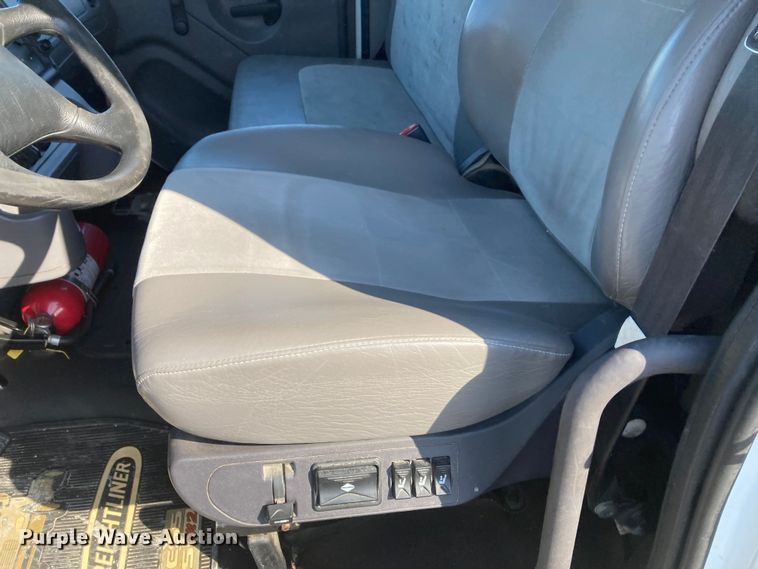 image for item HN9820 2016 Freightliner Business Class M2  box truck