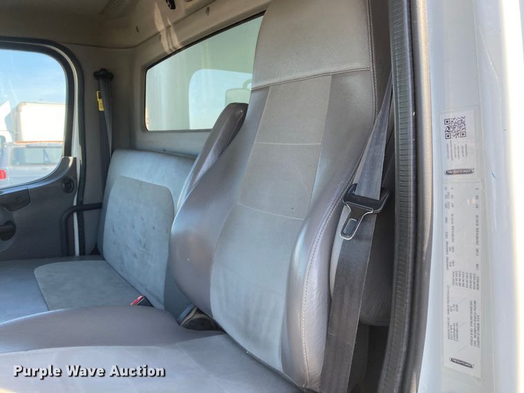 image for item HN9820 2016 Freightliner Business Class M2  box truck