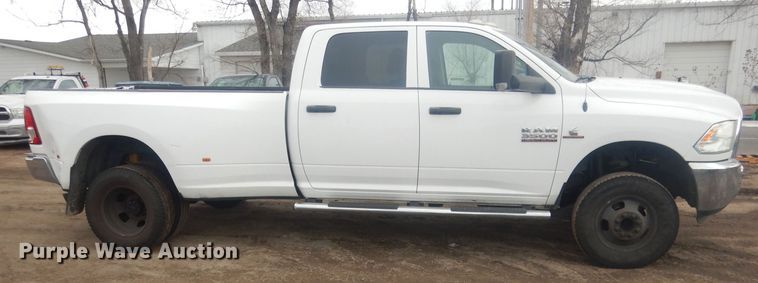 image for item HU9465 2016 Dodge Ram 3500HD  Crew Cab pickup truck