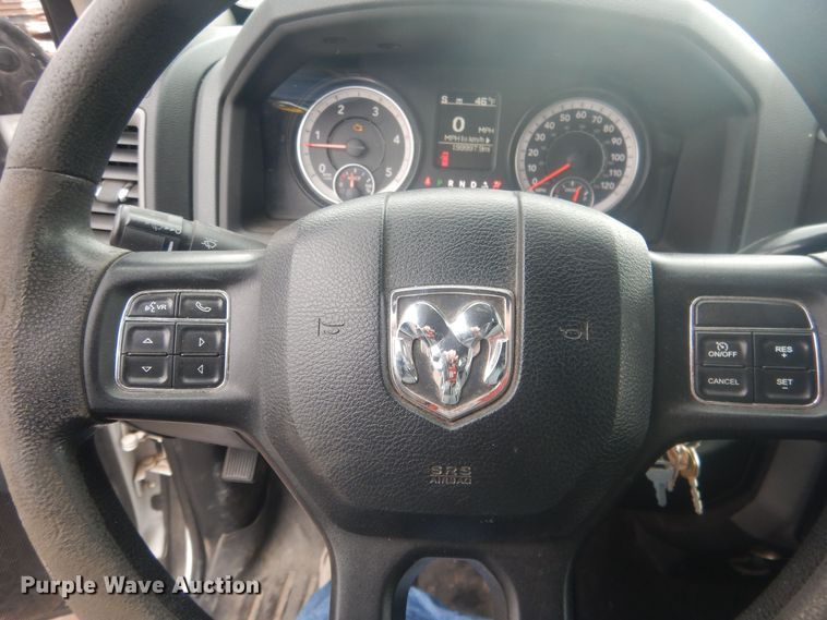 image for item HU9465 2016 Dodge Ram 3500HD  Crew Cab pickup truck