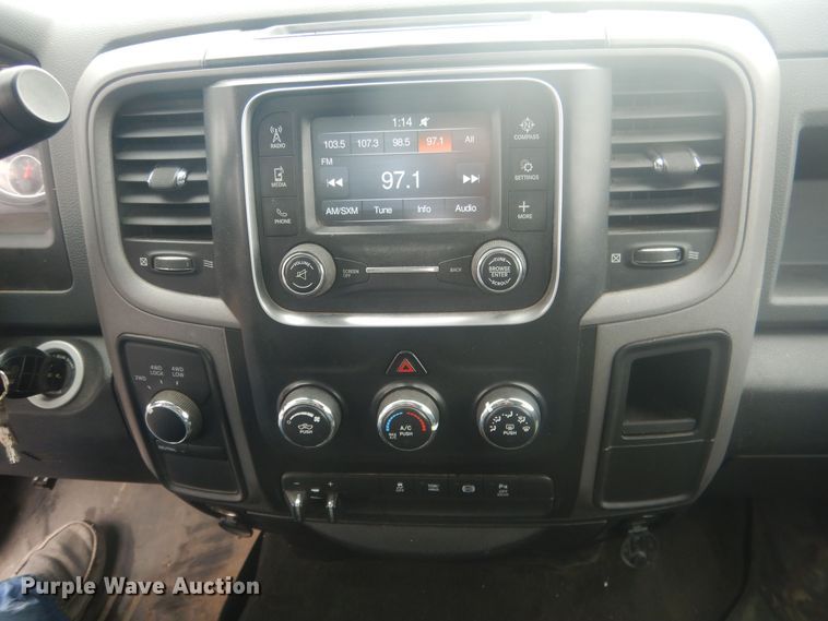 image for item HU9465 2016 Dodge Ram 3500HD  Crew Cab pickup truck