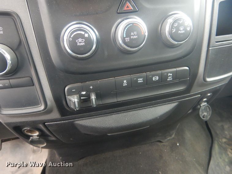 image for item HU9465 2016 Dodge Ram 3500HD  Crew Cab pickup truck