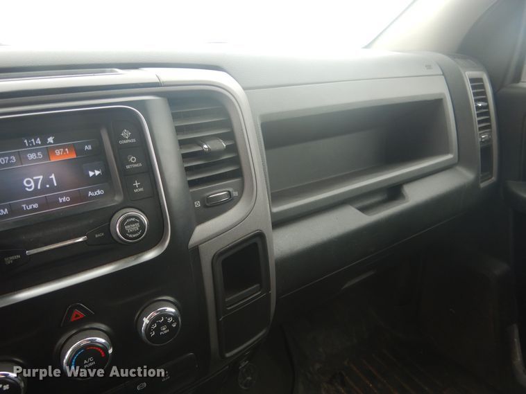 image for item HU9465 2016 Dodge Ram 3500HD  Crew Cab pickup truck