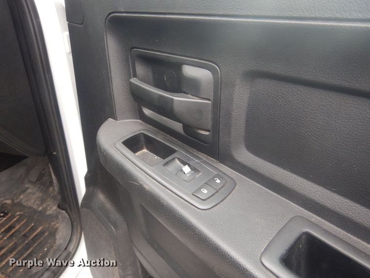 image for item HU9465 2016 Dodge Ram 3500HD  Crew Cab pickup truck