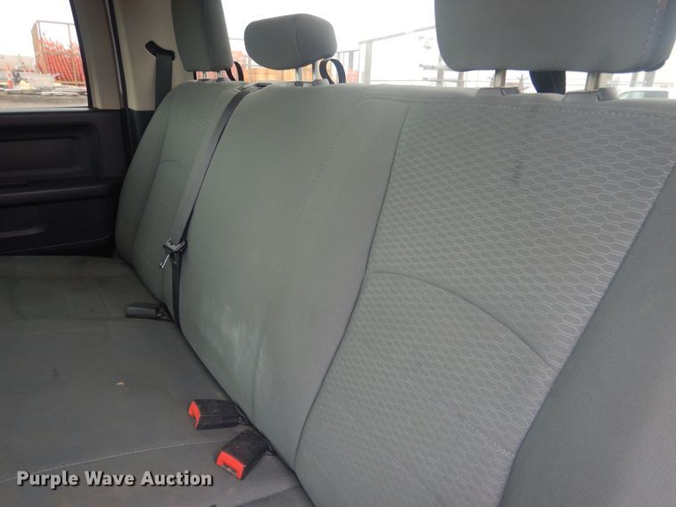 image for item HU9465 2016 Dodge Ram 3500HD  Crew Cab pickup truck