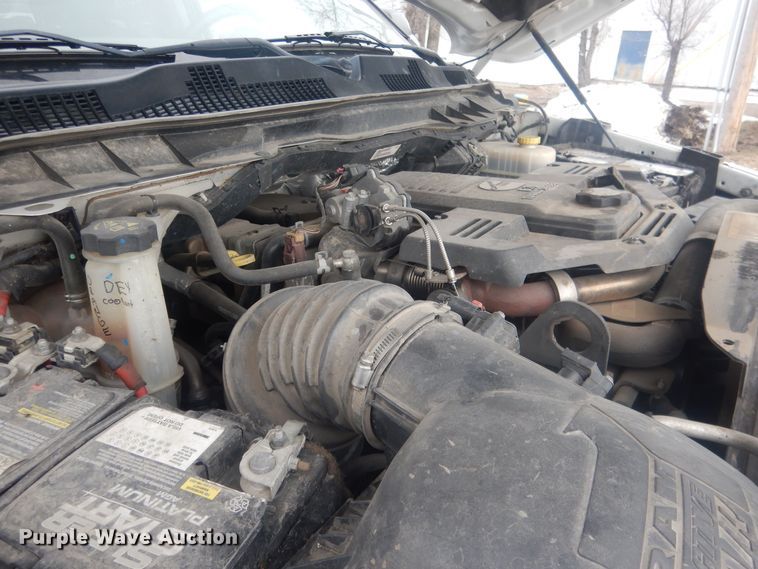 image for item HU9465 2016 Dodge Ram 3500HD  Crew Cab pickup truck