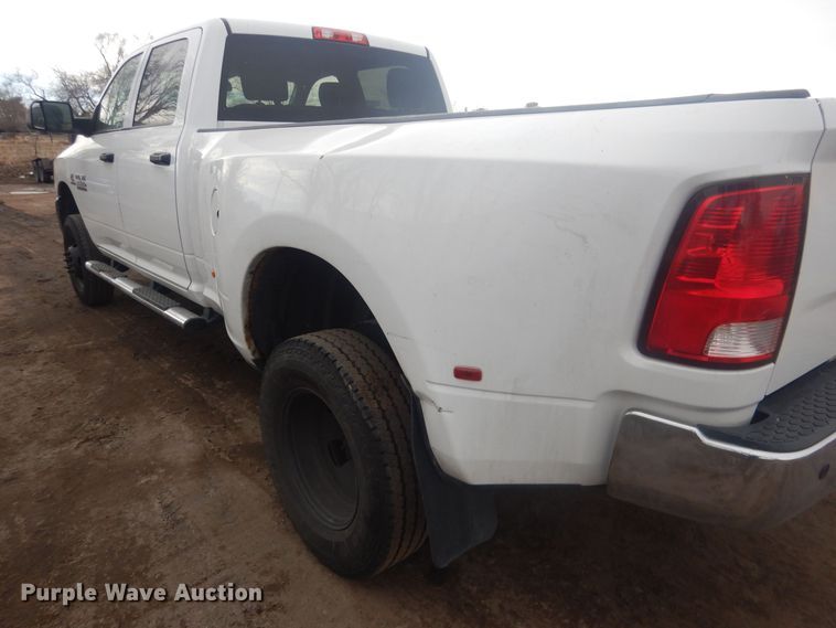 image for item HU9465 2016 Dodge Ram 3500HD  Crew Cab pickup truck