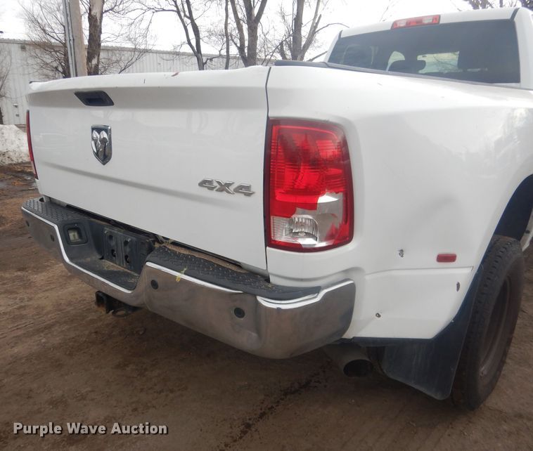 image for item HU9465 2016 Dodge Ram 3500HD  Crew Cab pickup truck