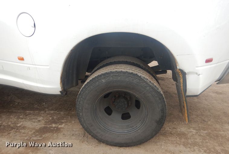 image for item HU9465 2016 Dodge Ram 3500HD  Crew Cab pickup truck