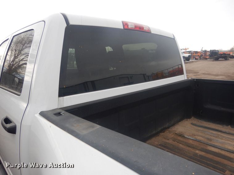 image for item HU9465 2016 Dodge Ram 3500HD  Crew Cab pickup truck