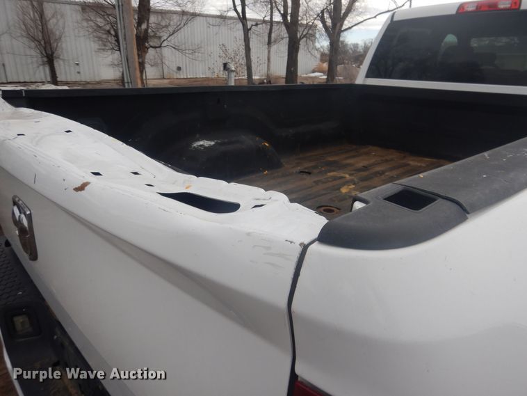 image for item HU9465 2016 Dodge Ram 3500HD  Crew Cab pickup truck