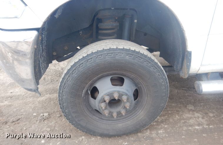 image for item HU9465 2016 Dodge Ram 3500HD  Crew Cab pickup truck