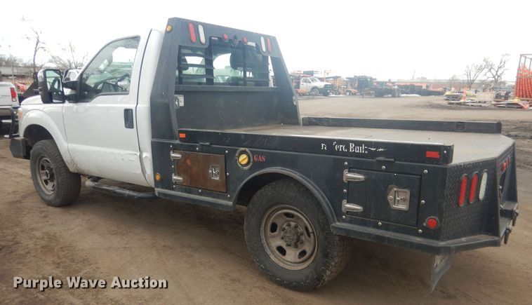 image for item HU9466 2015 Ford  F350 Super Duty  flatbed pickup truck