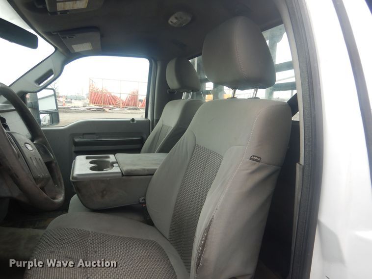 image for item HU9466 2015 Ford  F350 Super Duty  flatbed pickup truck