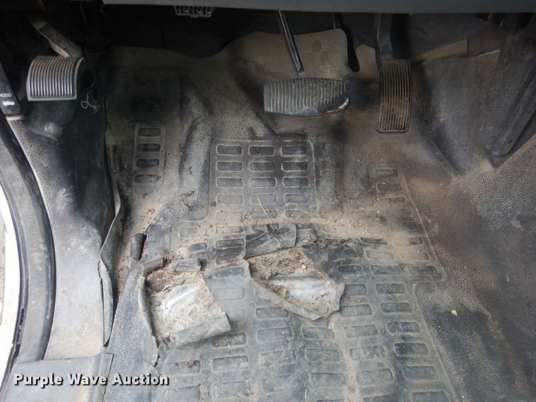 image for item HU9466 2015 Ford  F350 Super Duty  flatbed pickup truck