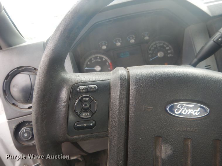 image for item HU9466 2015 Ford  F350 Super Duty  flatbed pickup truck