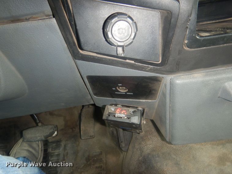 image for item HU9466 2015 Ford  F350 Super Duty  flatbed pickup truck