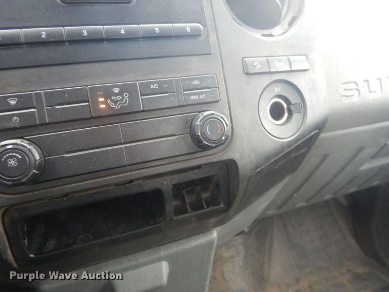 image for item HU9466 2015 Ford  F350 Super Duty  flatbed pickup truck