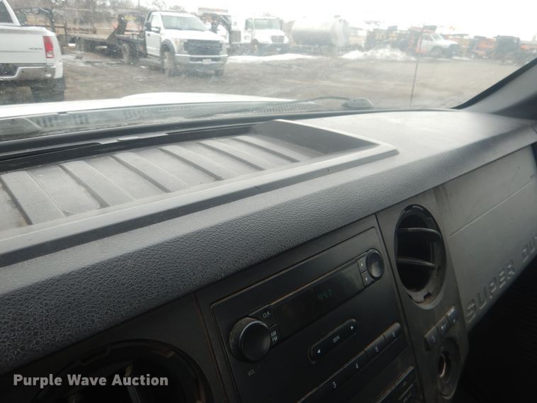 image for item HU9466 2015 Ford  F350 Super Duty  flatbed pickup truck