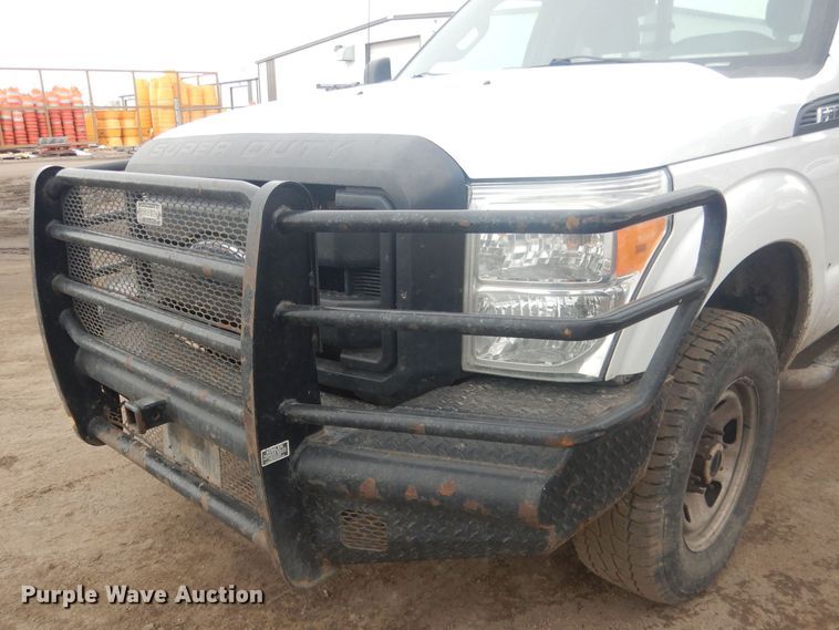 image for item HU9466 2015 Ford  F350 Super Duty  flatbed pickup truck