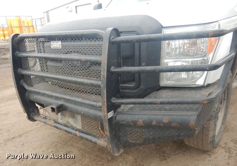 image for item HU9466 2015 Ford  F350 Super Duty  flatbed pickup truck