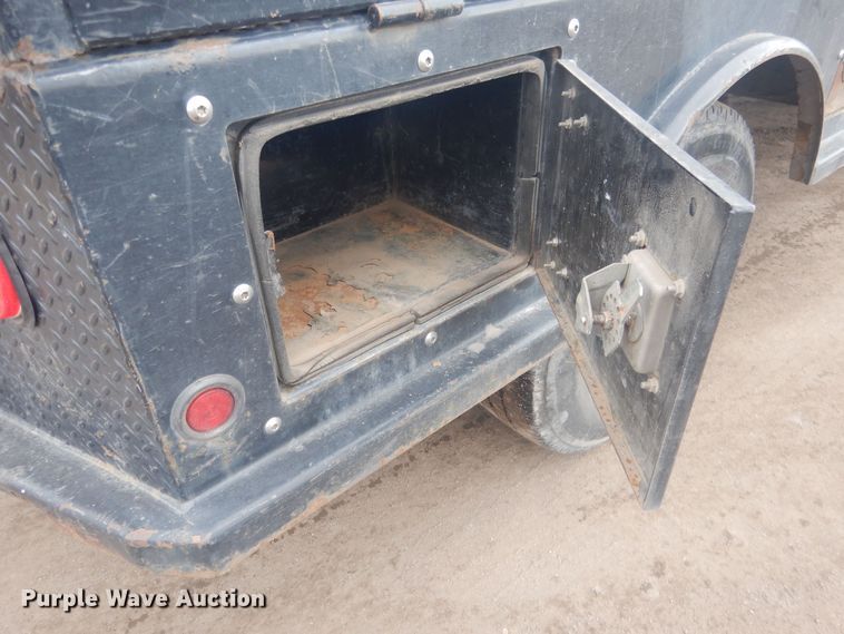 image for item HU9466 2015 Ford  F350 Super Duty  flatbed pickup truck