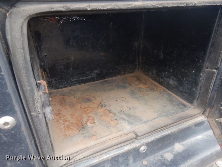 image for item HU9466 2015 Ford  F350 Super Duty  flatbed pickup truck