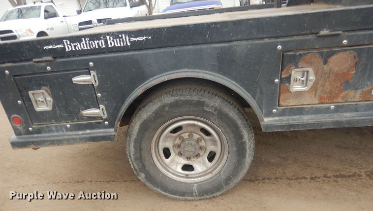 image for item HU9466 2015 Ford  F350 Super Duty  flatbed pickup truck