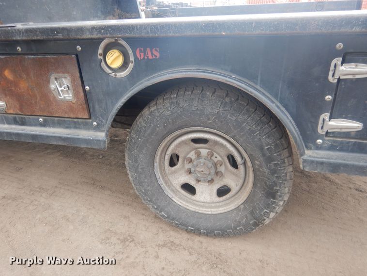 image for item HU9466 2015 Ford  F350 Super Duty  flatbed pickup truck