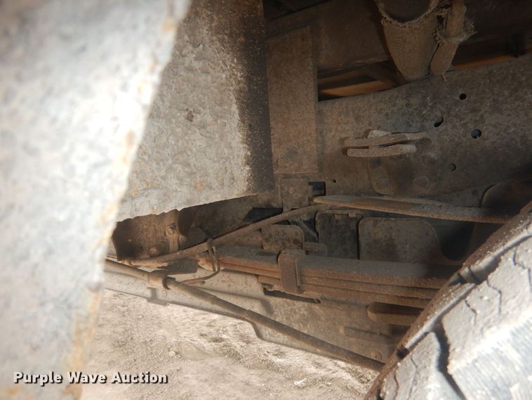 image for item HU9466 2015 Ford  F350 Super Duty  flatbed pickup truck