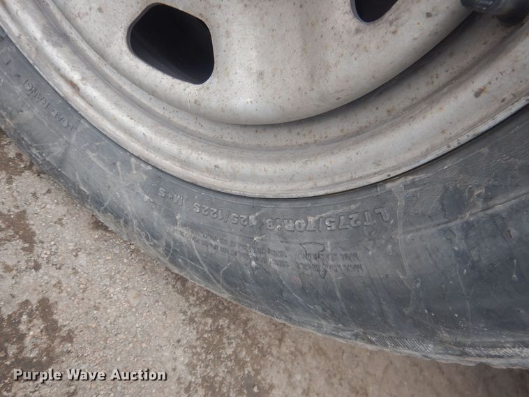 image for item HU9466 2015 Ford  F350 Super Duty  flatbed pickup truck