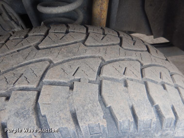 image for item HU9466 2015 Ford  F350 Super Duty  flatbed pickup truck