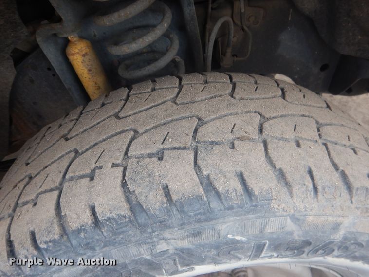 image for item HU9466 2015 Ford  F350 Super Duty  flatbed pickup truck