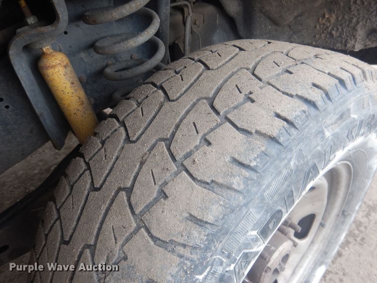 image for item HU9466 2015 Ford  F350 Super Duty  flatbed pickup truck