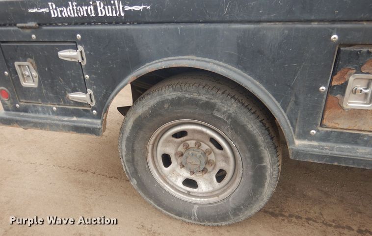 image for item HU9466 2015 Ford  F350 Super Duty  flatbed pickup truck